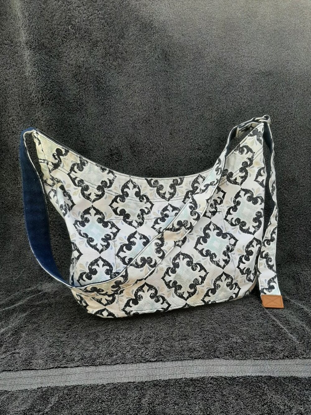 Thirty-one Crossbody Canvas Hand Bag Tote 16" x 12" x 3.5"